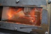 200℃を越えたあたりから 2次燃焼用の吸気バルブを オープン。2次燃焼してま す。