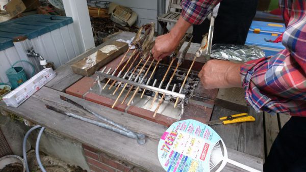 あゆの焼き台をオールステンレスで製作しました。ちょとしたサプライズアイテムですね。